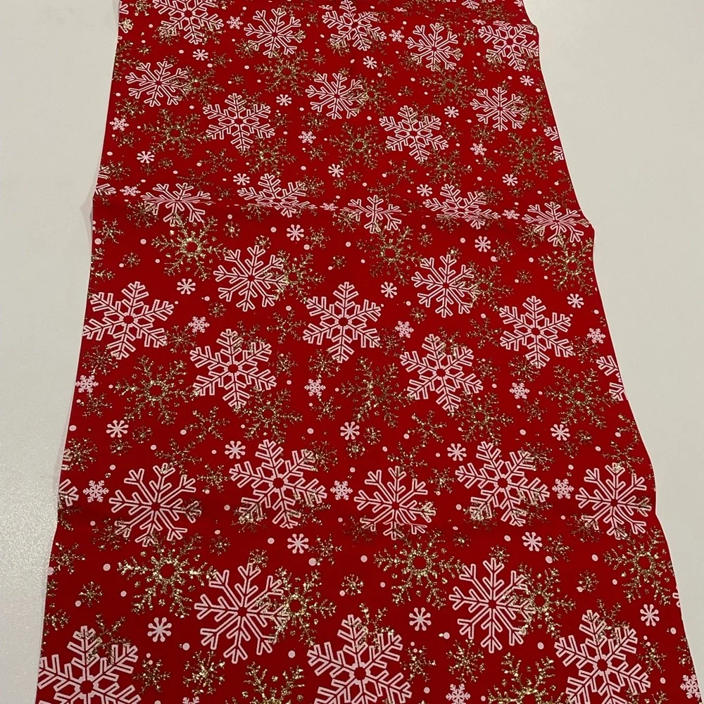 ☀️☀️☀️NWT Christmas Table Runner Black/White/Gold, 72”x 14”